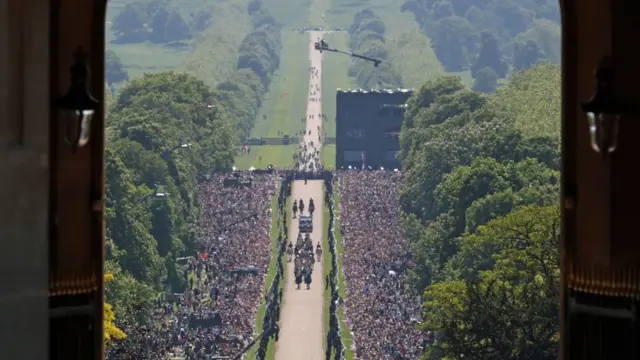 Свадьба принца Гарри и Меган Маркл - проезд в карете
