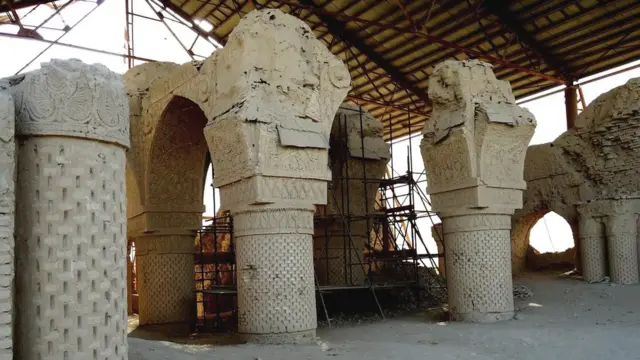 تصویری از مسجد نه گنبد