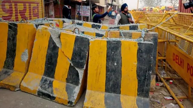 बैरिकेड