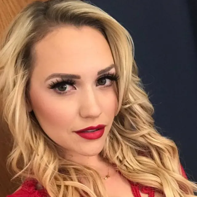 మియా మాల్కోవా