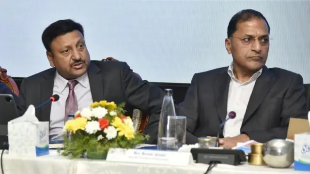 নির্বাচনি কর্মসূচিকে ঘিরে মতবিরোধ ইস্তফার কারণ হতে পারে বলে মনে করেন বিশেষজ্ঞরা।