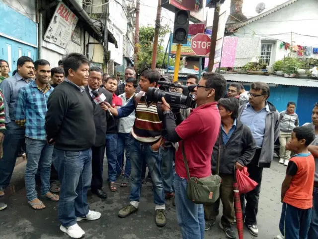 दार्जिलिंग में प्रदर्शनकारी गोरखा