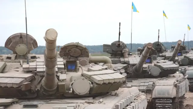 В Міноборони кажуть, що протягом 2016 року армія отримала сотні одиниць техніки та озброєнь