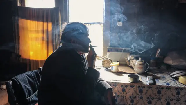 кадр из фильма "Белые ночи почтальона Алексея Тряпицына"