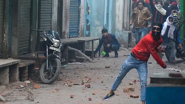 உத்தர பிரதேசத்தில் செய்தி சேகரிக்க சென்ற பிபிசி செய்தியாளரின் அனுபவம்