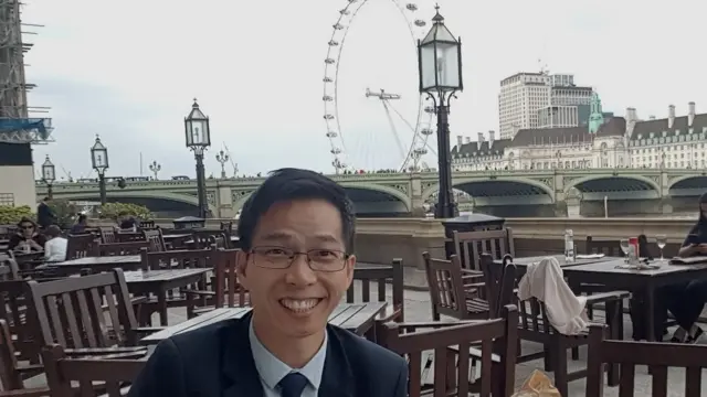 Timothy Cho di pusat London.