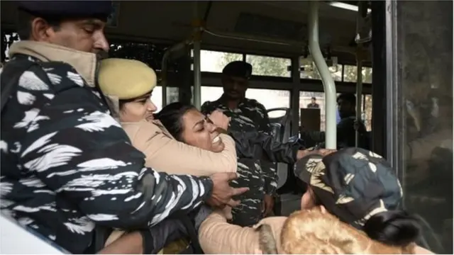 పౌరసత్వ చట్టంపై వ్యతిరేకతలు