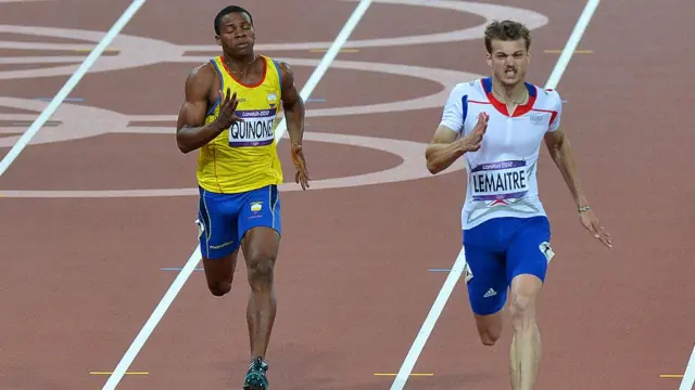 Quiñónez corriendo en la final de los 200 metros planos en Londres 2012.