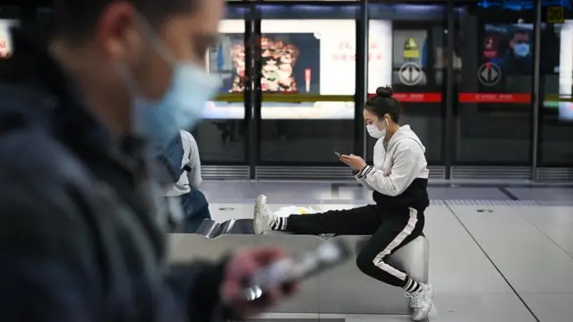 Ngay khi Covid-19 bùng phát, mọi người bắt đầu tải video lên Douyin và WeChat như một cách để đối phó với đại dịch.