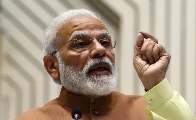 नरेंद्र मोदी