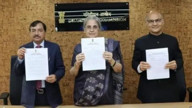 உச்ச நீதிமன்ற முன்னாள் நீதிபதி ரஞ்சனா பிரகாஷ் தேசாய் தலைமையிலான ஆணையத்தில், நாட்டின் தலைமைத் தேர்தல் ஆணையர் சுஷீல் சந்திரா மற்றும் நாட்டின் துணைத் தேர்தல் ஆணையர் சந்திர பூஷண் குமார் ஆகியோர் உறுப்பினர்களாக உள்ளனர்.