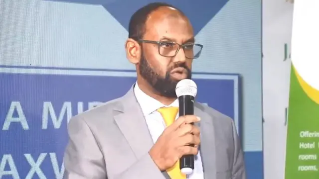 Afhayeenka Musharaxiinta, Ridwaan Xirsi Maxamed