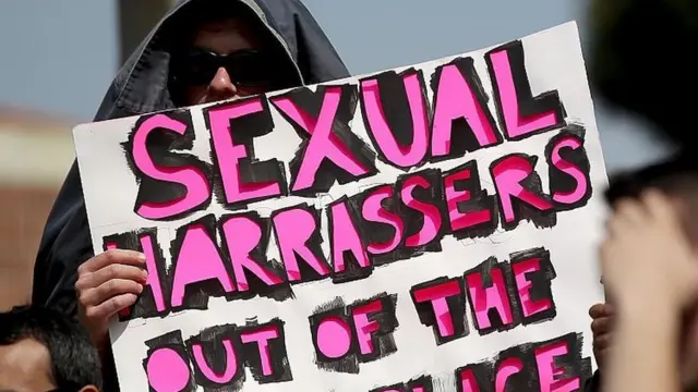 Ogziga siyayotgan keksa ayollar pornosi