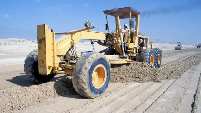 దుబాయ్‌లో రోడ్ల నిర్మాణం