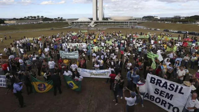 Protesto contra o aborto diante do Congresso