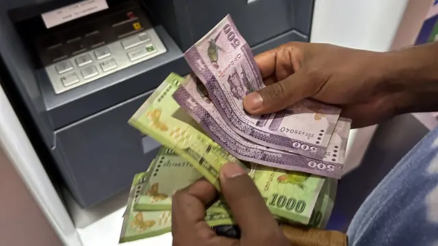 एटीएमबाट निकालिएको नगद