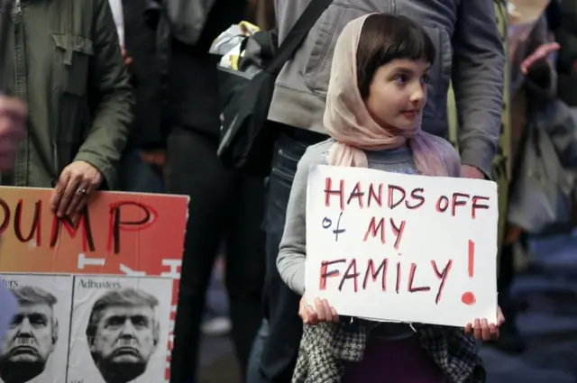 "Руки прочь от моей семьи!"