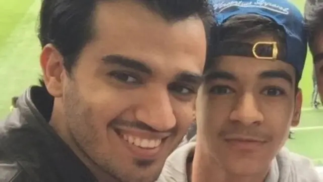 ખાલિદને ( ડાબે) લાગે છે કે તેમના નાના ભાઈ ઉમરનું (જમણે) અપહરણ કરી લેવામાં આવ્યું છે