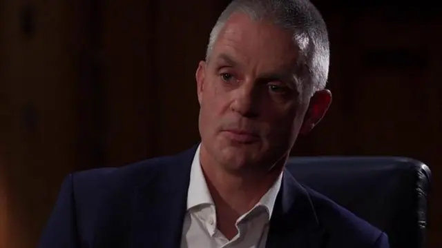 Le directeur général de la BBC, Tim Davie, reconnaît les "multiples défaillances graves" de l'organisation.