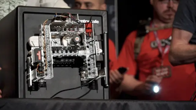 Сейф был вскрыт всего за полчаса