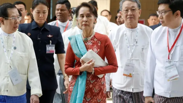 ဖွဲ့စည်းပုံ