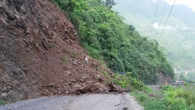 नारायणगढ- ‌मुग्लिन सडक