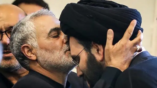 علی خمینی در مراسم ختم پدر قاسم سلیمانی، فرمانده پیشین نیروی قدس سپاه پاسداران - آبان ۱۳۹۶