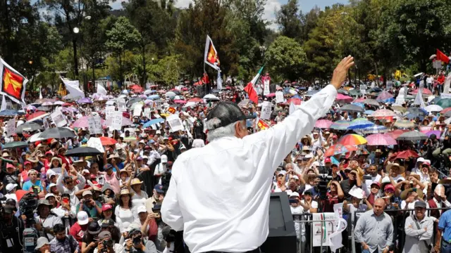 AMLO en campaña