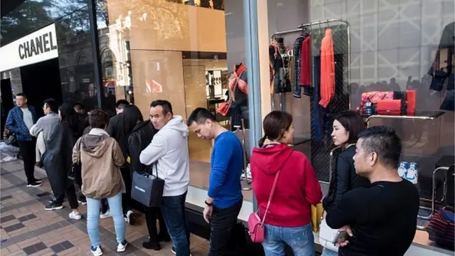 китайці, черга