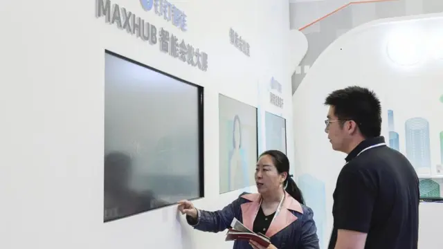 bekerja dari rumah, karantina covid-19, virus corona, bekerja jarak jauh