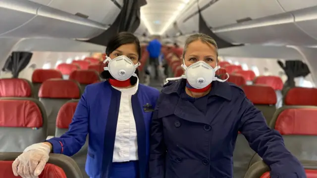 Asistentes de vuelo de LATAM