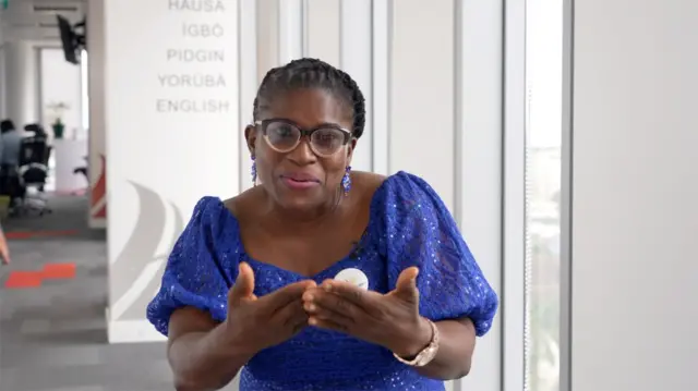 Mmụta asụsụ 'Sign Language' na-enyere ndị na-anaghị anụ ntị maọbụ ekwu okwu aka na nkwukọrịta.