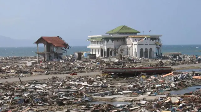 Mak Dek, Safiatuddin, gampong ule lheue, banda aceh, aceh, tsunami aceh 2004, peringatan tsunami aceh 2004, gempa, tsunami, mitigasi, masjid baiturrahim