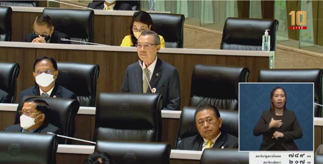 စစ်တပ်ခန့် အထက်လွှတ်တော်အမတ်တွေကတော့ လွှတ်တော်နည်းဥပဒေကိုထောက်ပြပြီး ဝန်ကြီးချုပ်လောင်းအဆိုပြုတင်သွင်းမှုကို ကန့်ကွက်ပါတယ်။