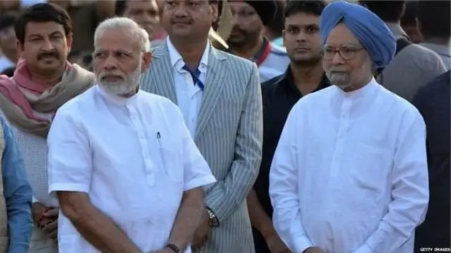 नरेंद्र मोदी-मनमोहन सिंह