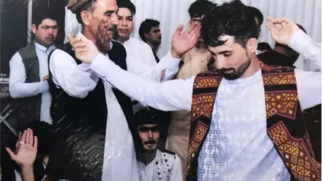 धमाके से पहले अपनी शादी में नाचते हुए मीरवाइज़