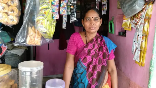 বাংলাদেশ বস্তিতে চা-বিস্কুটের দোকান ঊষা দেবীর