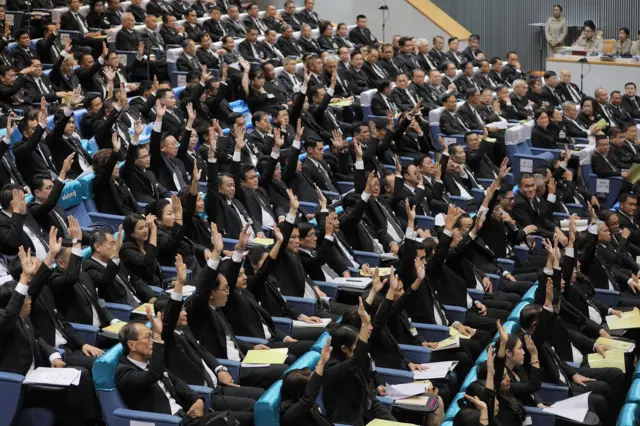 การประชุมร่วมกันของรัฐสภา ครั้งที่ 1 (สมัยสามัญประจำปีครั้งที่ 1) เกิดขึ้นที่หอประชุมใหญ่ บริษัท ทีโอที จำกัด (มหาชน) วันที่ 5 มิ.ย.
