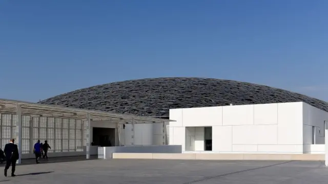 Лувр Абу-Дабі