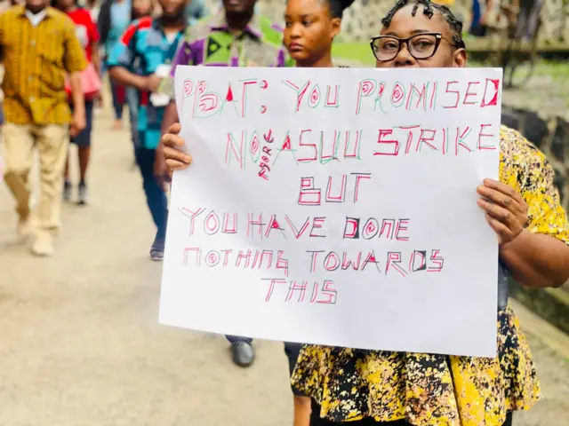 Awọn olukọ ASUU to n se iwọde ni Fasiti Ibadan