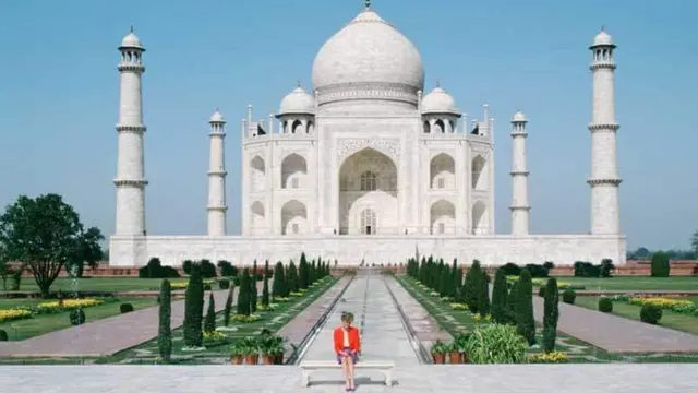 Малика Диана Тож Маҳалнинг 1992 йилда ҳурматли меҳмони бўлган