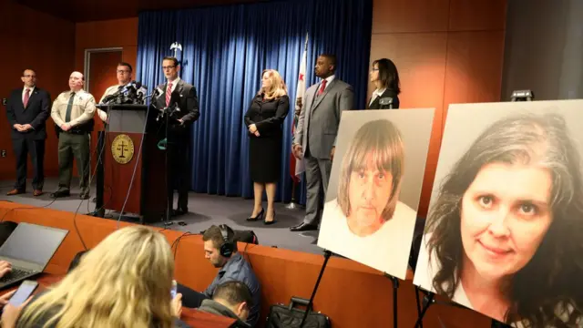 Rueda de prensa de Mike Hestrin respecto al caso de la familia Turpin