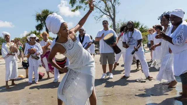 由於氣候變化威脅著當地的沿海地區，格勒吉奇人及其文化都面臨著風險。