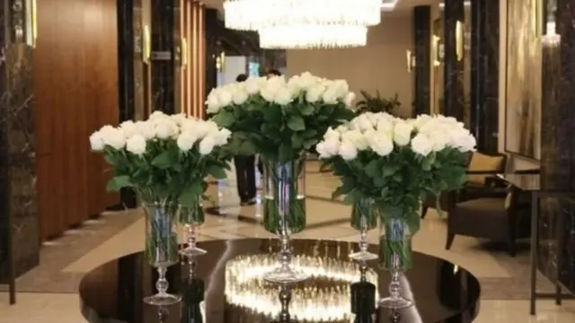 Дүйнөдө эң оболу туризм, анын ичинде биринчи эле мейманканалардын иши солгундады