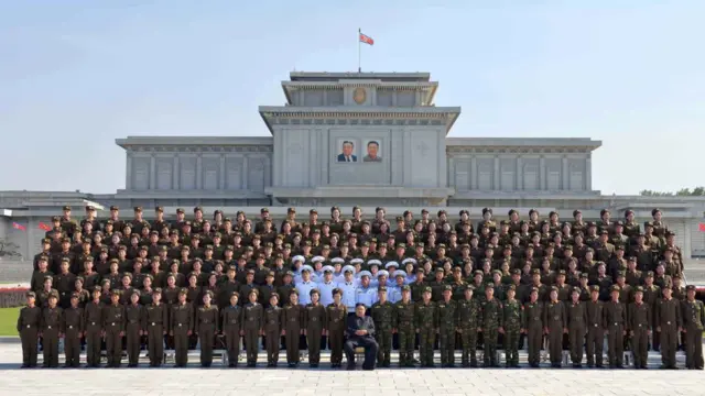 Fotoesporte da sorte da deolaneparada militar