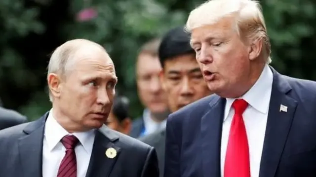 ভ্লাদিমির পুতিনের সঙ্গে ডোনাল্ড ট্রাম্প।