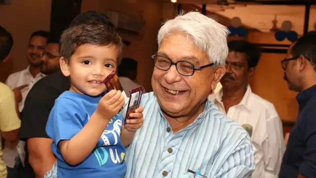 सुभाष त्रिपाठी और उनके पोते अबीर