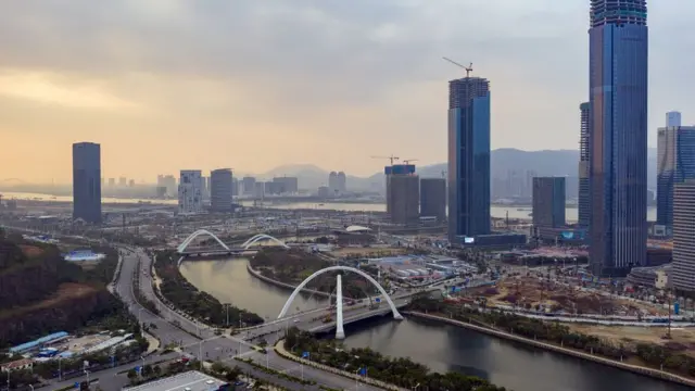 পৃথিবীর অন্যতম সবচেয়ে ঘনবসতিপূর্ণ একটি শহর এলাকা, যে এলাকা