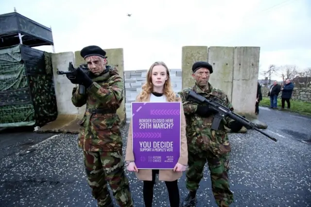 Kuzey İrlanda'da Brexit karşıtlarının protesto gösterisi