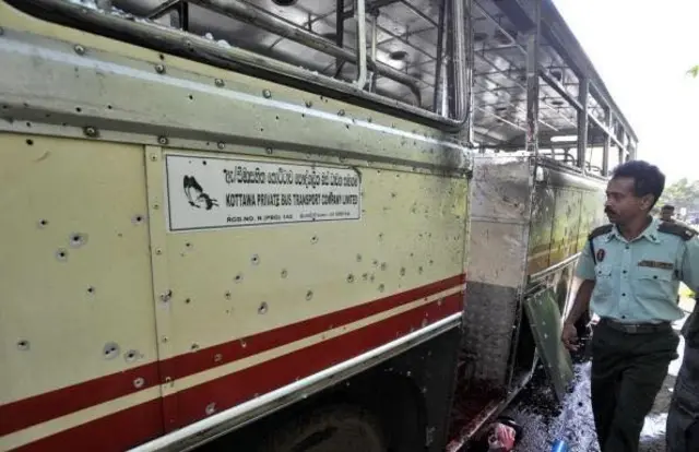 කටුබැද්දේදී බස් රථයක් තුළ සිදුවූ බෝම්බ පිපිරීම